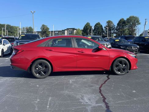 Used 2022 Hyundai Elantra SEL FWD image 8