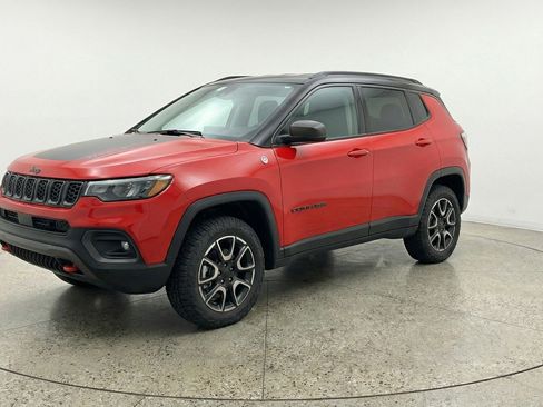 Used 2025 Jeep Compass Trailhawk w/ Trailer Tow Group image 3