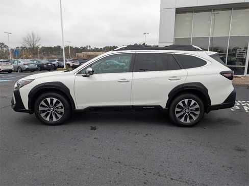 Used 2025 Subaru Outback Touring w/ Popular Package #2 image 8