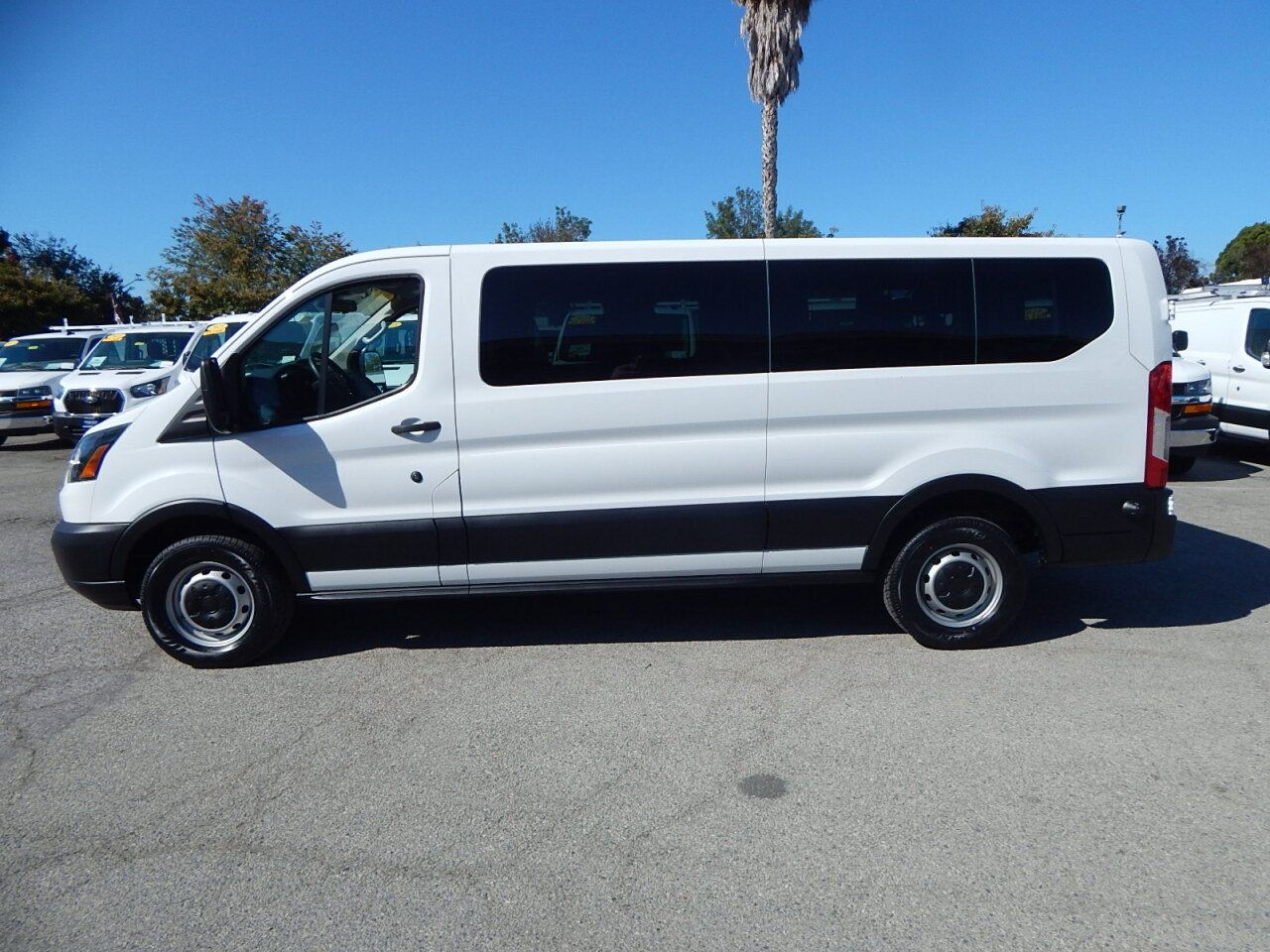 Used 2018 Ford Transit 350 XL RWD image 5