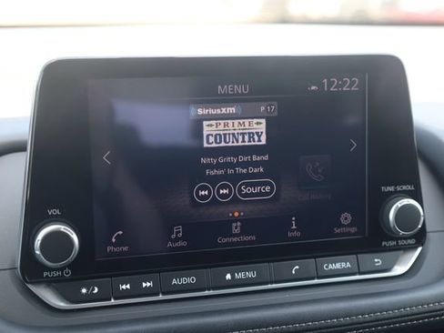 Used 2025 Nissan Rogue SV FWD image 19