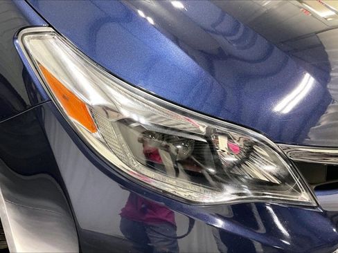 Used 2018 Toyota Avalon Limited image 28