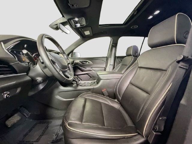 Used 2023 Chevrolet Traverse Premier w/ Redline Edition FWD image 21