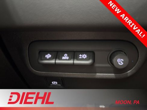 Used 2023 GMC Terrain AT4 w/ Infotainment Package II image 23