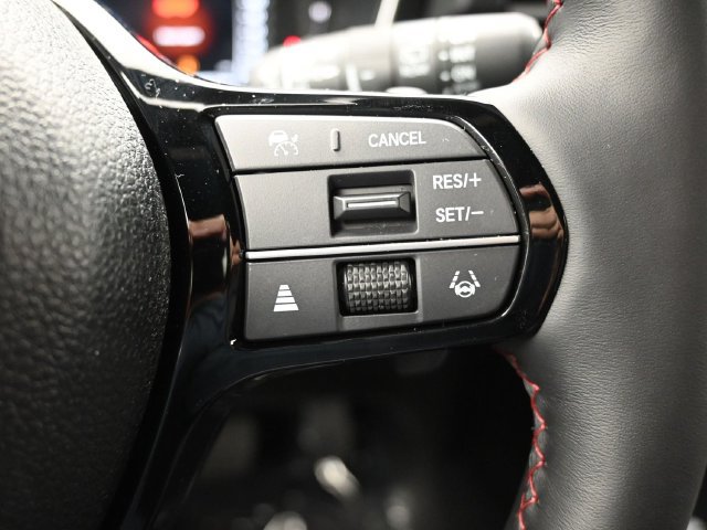 Used 2025 Honda Pilot Black Edition image 25