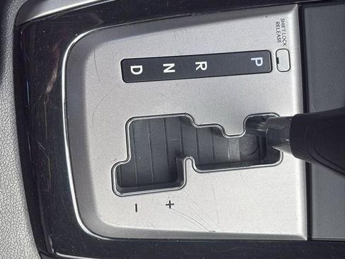 Used 2013 Hyundai Elantra GLS FWD image 13