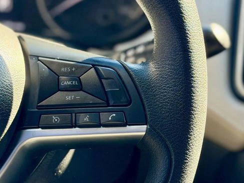 Used 2021 Nissan Versa SV image 17