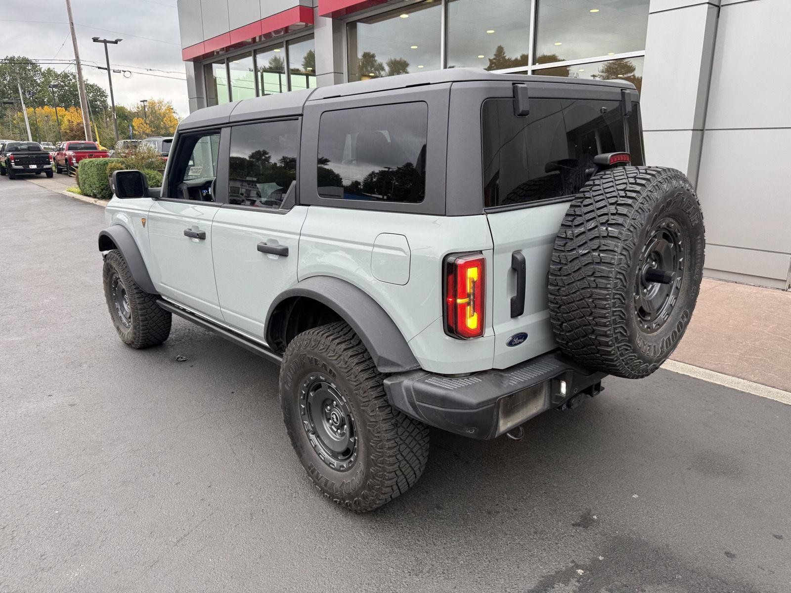 Used 2024 Ford Bronco Badlands AWD/4WD image 3