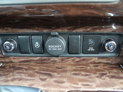 Used 2017 Nissan Armada Platinum w/ Captain Seat Package AWD/4WD image 28