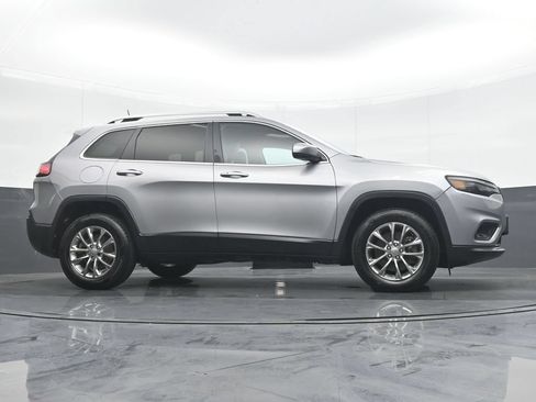 Used 2019 Jeep Cherokee Latitude Plus AWD/4WD image 31