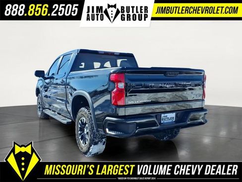 Used 2023 Chevrolet Silverado 1500 ZR2 image 2