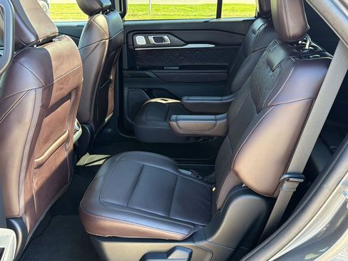 Used 2025 Ford Explorer Platinum w/ LUX Leather Package AWD/4WD image 12
