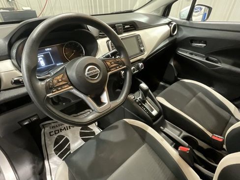 Used 2021 Nissan Versa SV image 9
