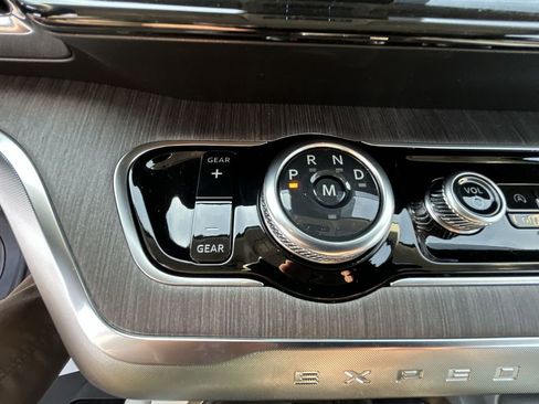 New 2026 Ford Expedition Max Platinum image 26