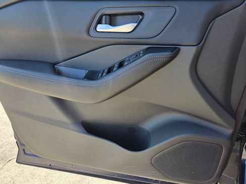 Used 2026 Nissan Rogue SV FWD image 21