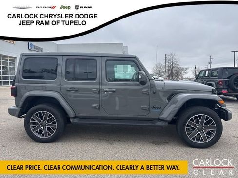 Used 2022 Jeep Wrangler Sahara image 5