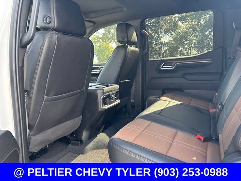 Used 2023 Chevrolet Silverado 1500 High Country w/ Z71 Off-Road Package AWD/4WD image 14