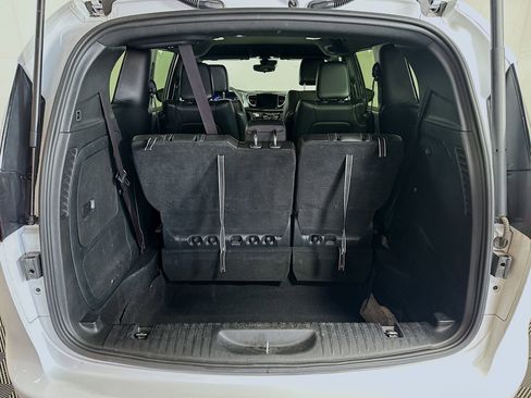 Used 2024 Chrysler Pacifica Limited image 25