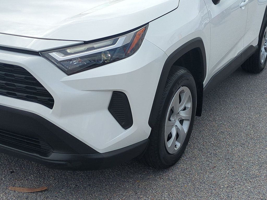 Used 2024 Toyota RAV4 LE FWD image 9