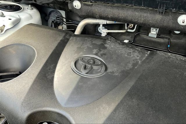 Used 2023 Toyota RAV4 XLE FWD image 33