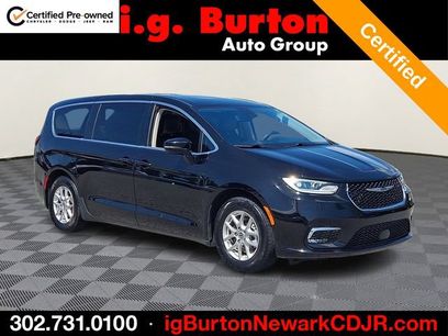 Used 2024 Chrysler Pacifica Touring-L