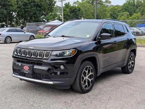 Certified 2024 Jeep Compass Limited AWD/4WD image 9