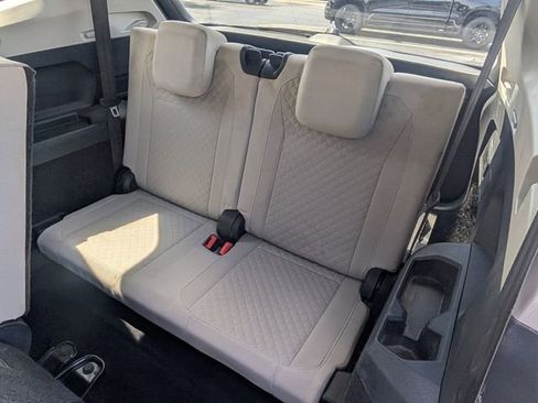 Used 2018 Volkswagen Tiguan S FWD image 12