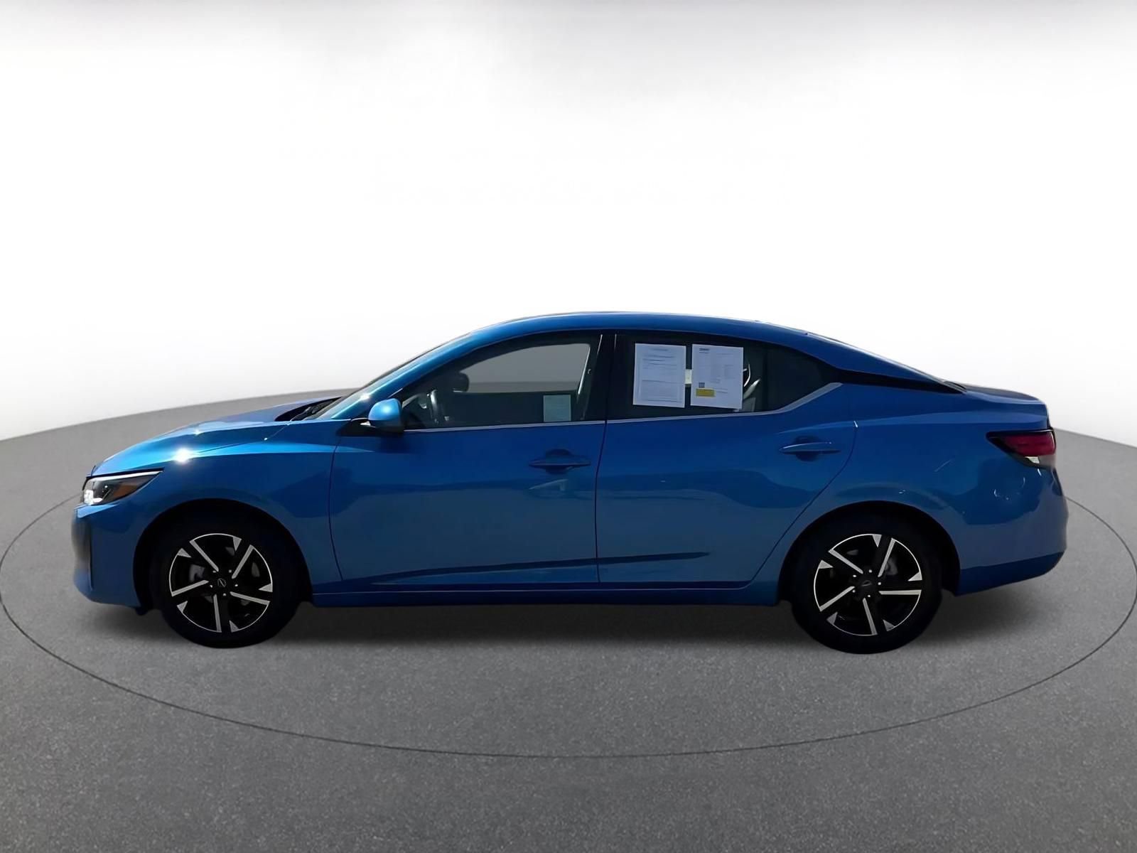 Used 2025 Nissan Sentra SV FWD image 9