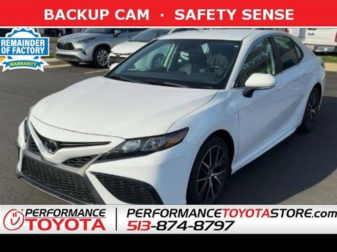 Used 2023 Toyota Camry SE image 1