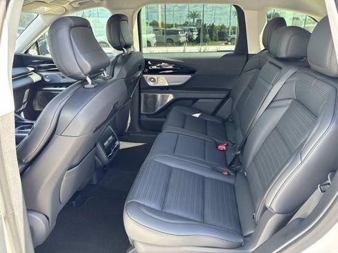 New 2026 Lincoln Nautilus Reserve image 16