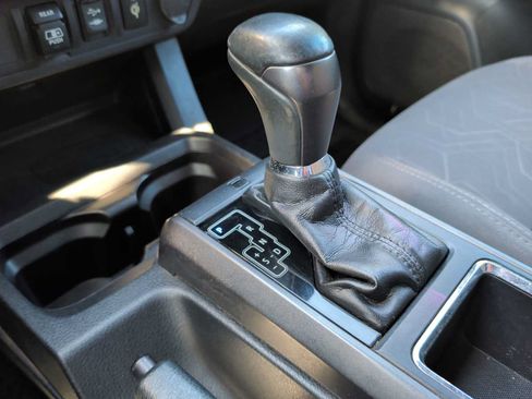 Used 2018 Toyota Tacoma TRD Sport RWD image 20