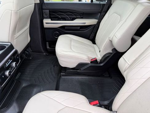 Used 2019 Ford Expedition Platinum RWD image 31