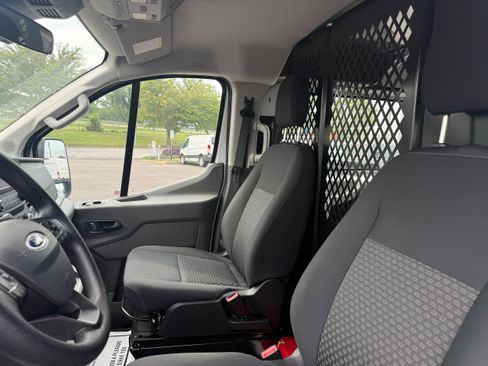 Used 2024 Ford Transit 250 Low Roof w/ Exterior Upgrade Package RWD image 2