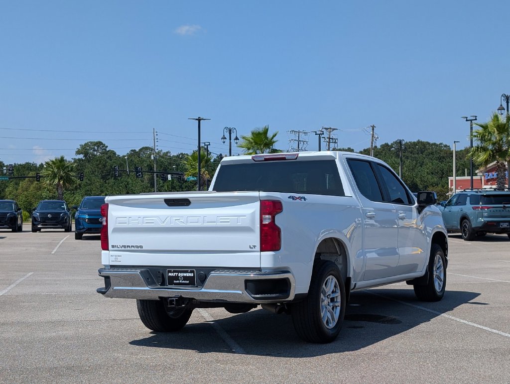 Used 2022 Chevrolet Silverado 1500 LT AWD/4WD image 7
