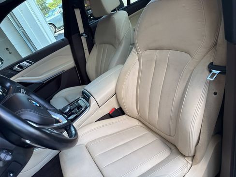 Used 2019 BMW X5 xDrive40i w/ Premium Package image 6