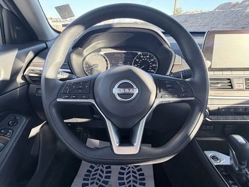Used 2024 Nissan Altima 2.5 SV image 9