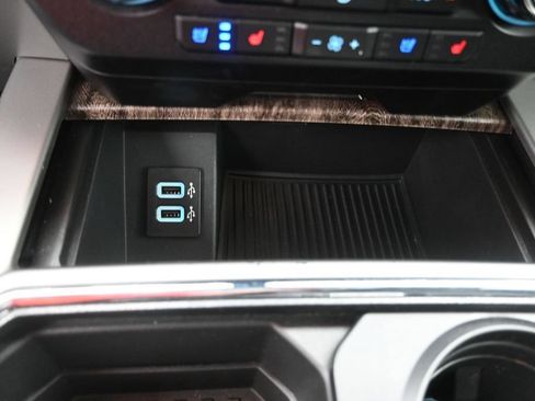 Used 2019 Ford F250 Lariat w/ Lariat Ultimate Package AWD/4WD image 29