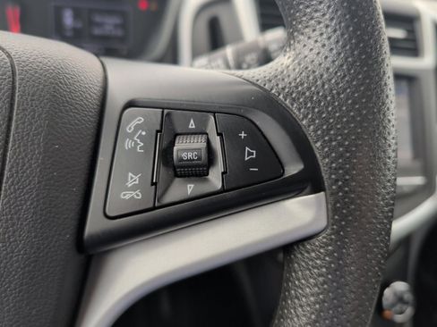 Used 2020 Chevrolet Sonic LT image 25