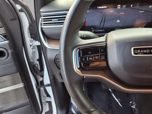 Used 2023 Jeep Grand Wagoneer 4WD image 11