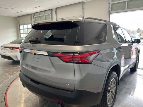 Used 2023 Chevrolet Traverse LT image 7