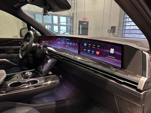 Used 2026 Cadillac Escalade IQ Sport 1 w/ LPO, ONYX Package image 48