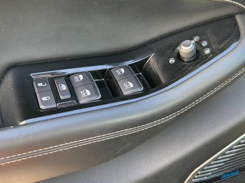 Used 2022 Jeep Grand Cherokee L Overland w/ Advanced Protech Group III image 29