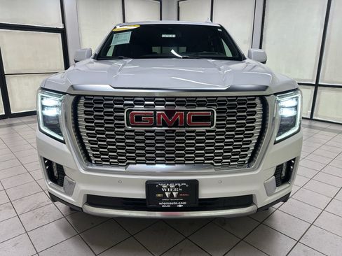 Used 2022 GMC Yukon XL Denali AWD/4WD image 9