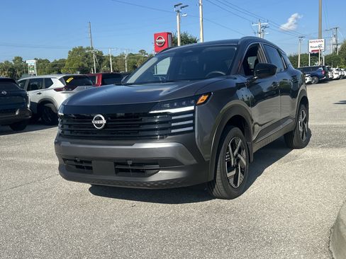 New 2026 Nissan Kicks SV image 2