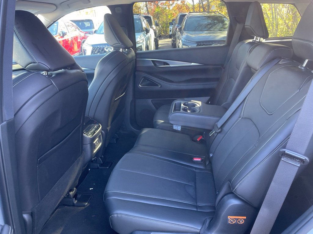 Certified 2027 INFINITI QX60 Luxe w/ Cargo Package AWD/4WD image 30