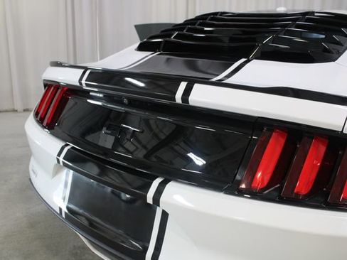 Used 2017 Ford Mustang GT Premium w/ Equipment Group 401A RWD image 31