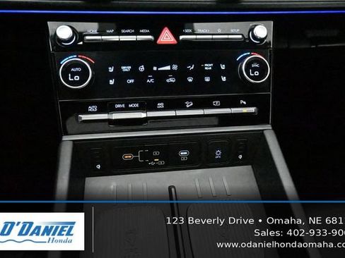 Used 2025 Hyundai Santa Fe Calligraphy AWD/4WD image 31