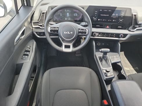 Used 2025 Kia Sportage LX FWD image 12