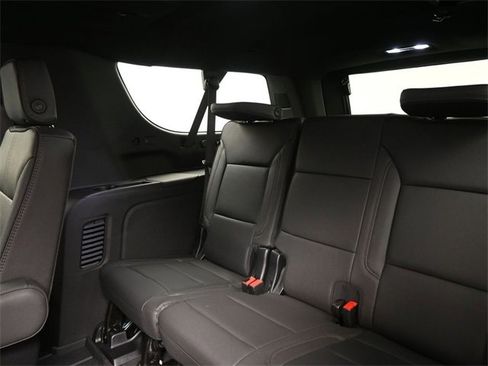 New 2026 Chevrolet Suburban High Country w/ LPO, Illumination Package image 9