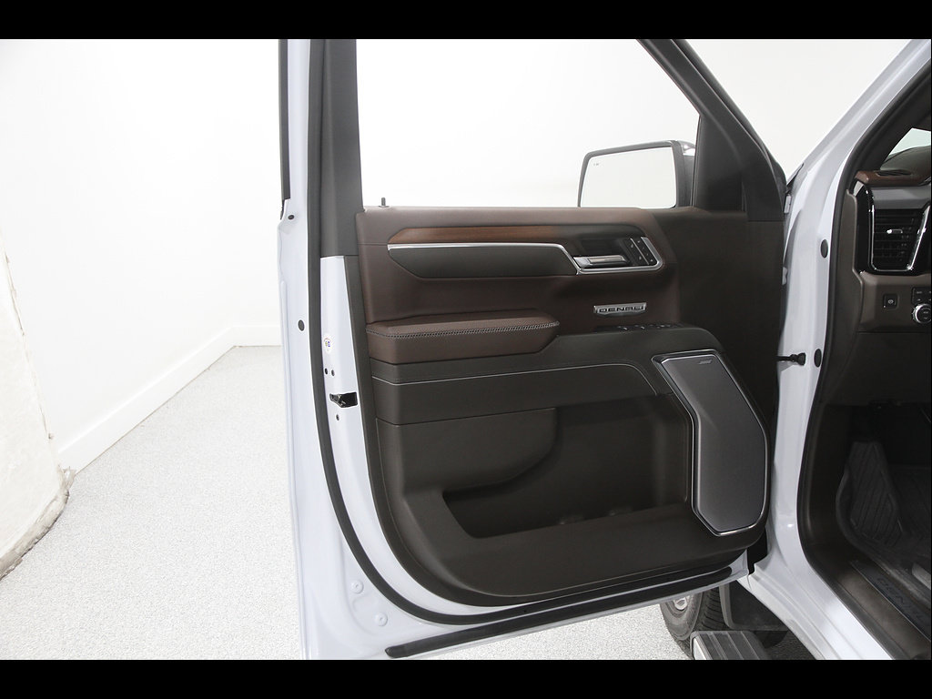 Used 2026 GMC Sierra 1500 Denali AWD/4WD image 5